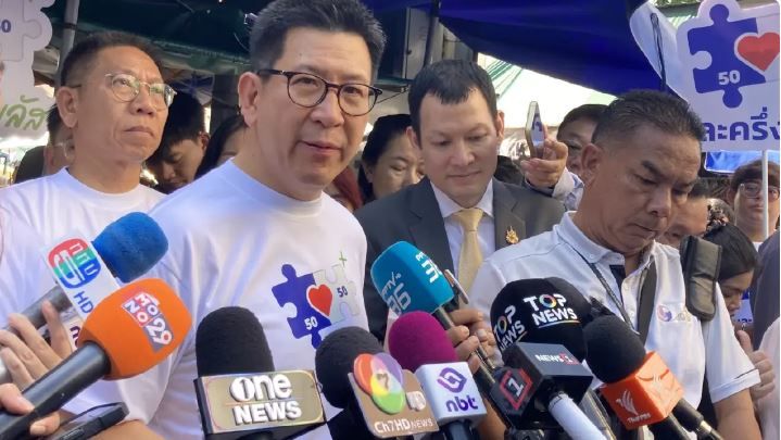 'Half-Half Plus' kicks off with cash boost for Thai vendors | News by Thaiger