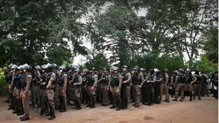 Locals ready tractors to reclaim disputed Thai-Cambodian land | News by Thaiger
