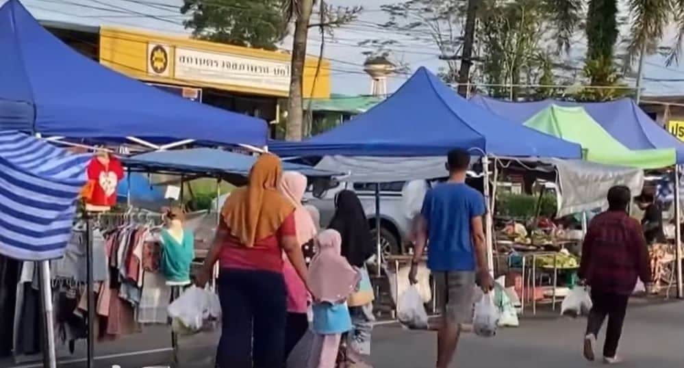 Vendors plead for peace as border tensions crush Surin trade (video) | News by Thaiger