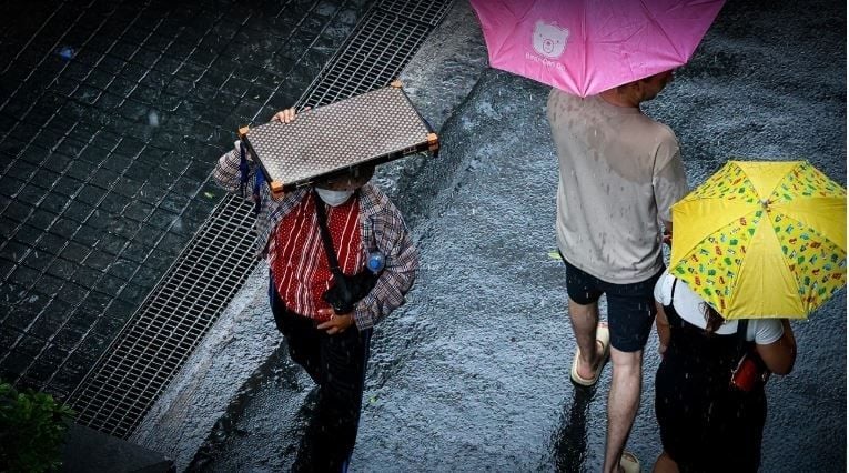 TMD warns of flash floods as monsoon rains sweep Thailand | News by Thaiger