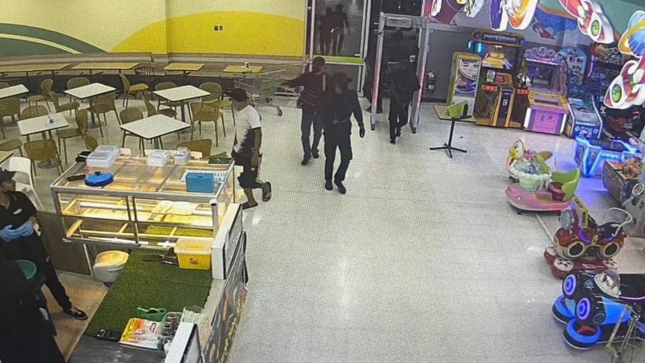 Officials suspect Narathiwat gold shop robbery linked to BRN insurgent group | News by Thaiger