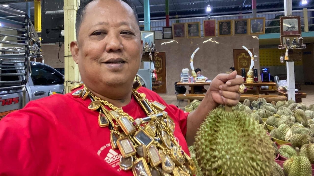 Durian warehouse owner cancels assault reward and cuts ties with son | Thaiger