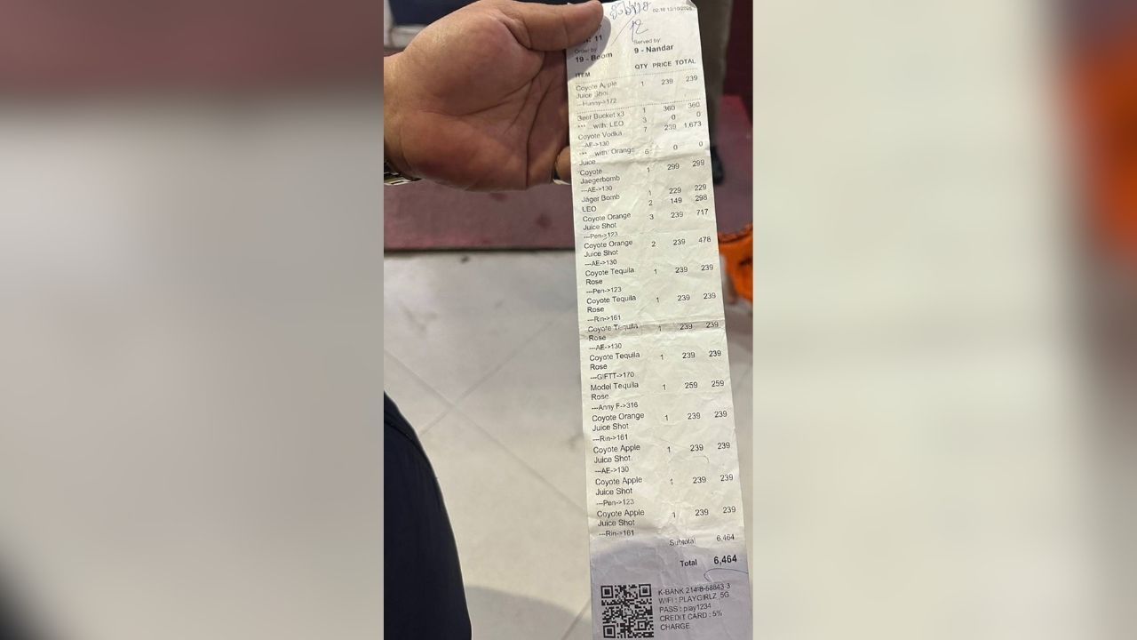 Australian and Thai wife accuse police of extorting