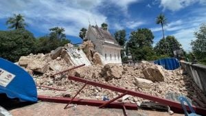 Over 120 year old stupa in Nakhon Phanom collapses after heavy rainfall | Thaiger