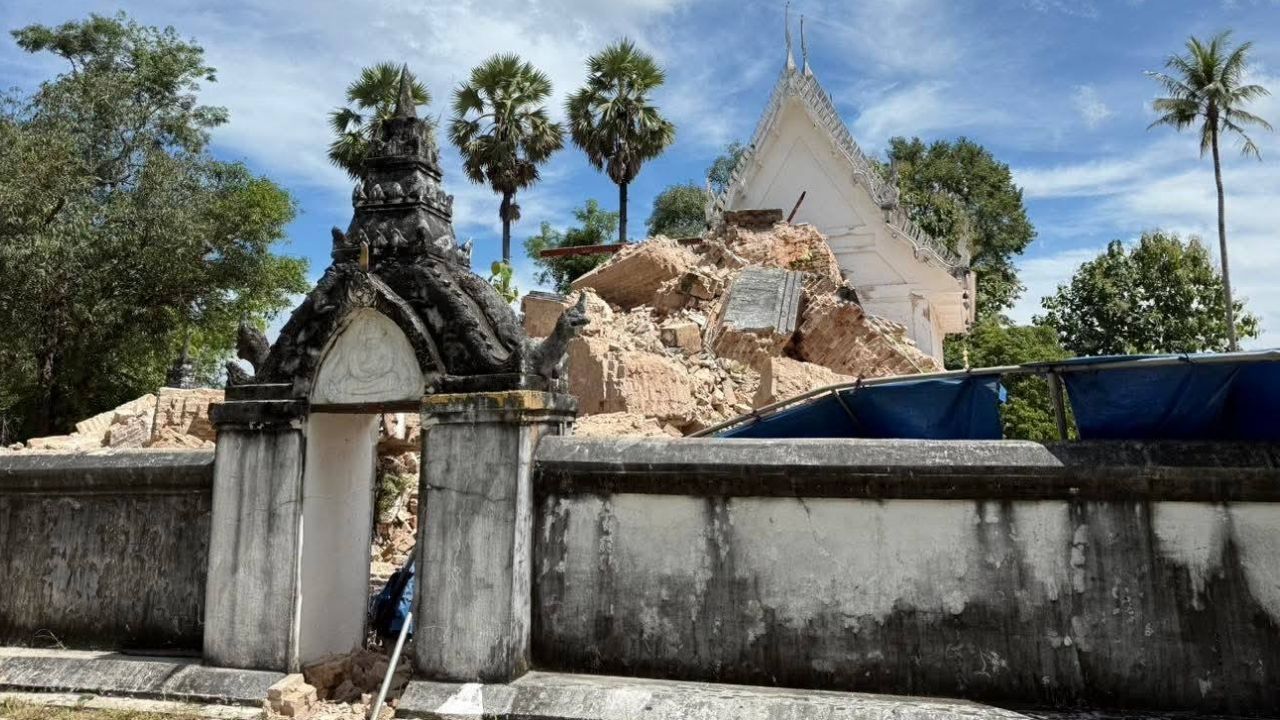 Nakhon Phanom stupa collapse