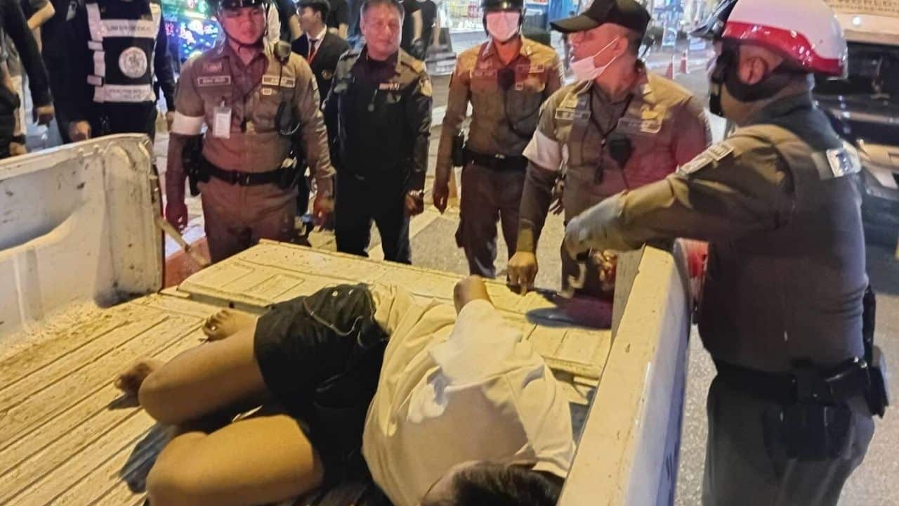 Chinese man stabs Pattaya officer with pen during roadside rampage | Thaiger
