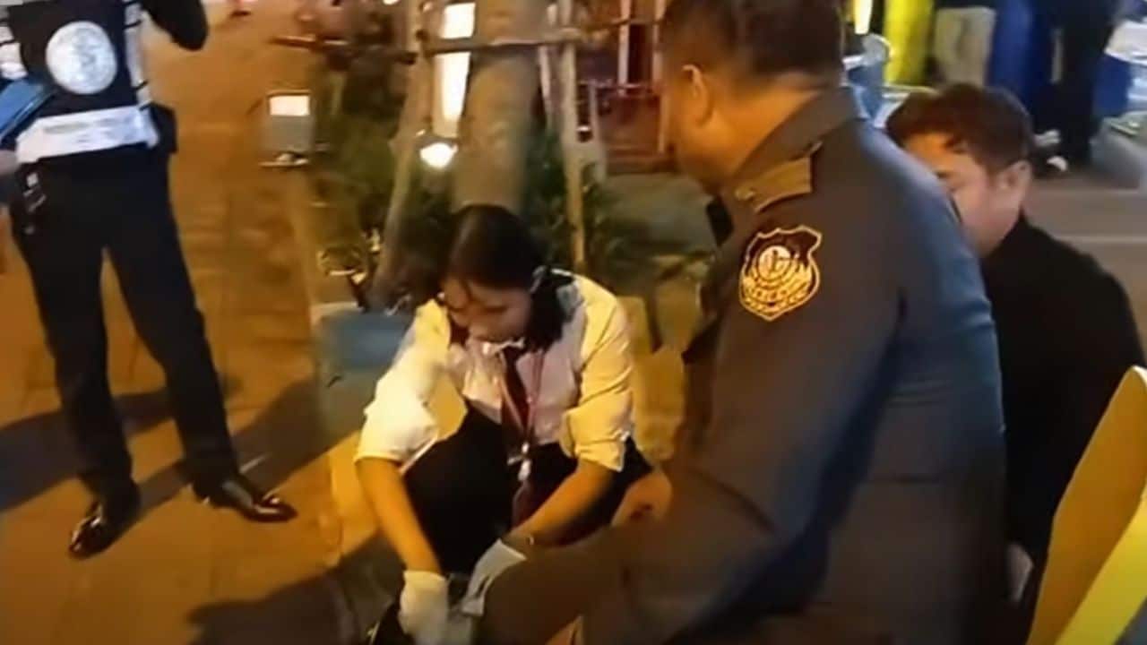Chinese stabs Pattaya official with pen
