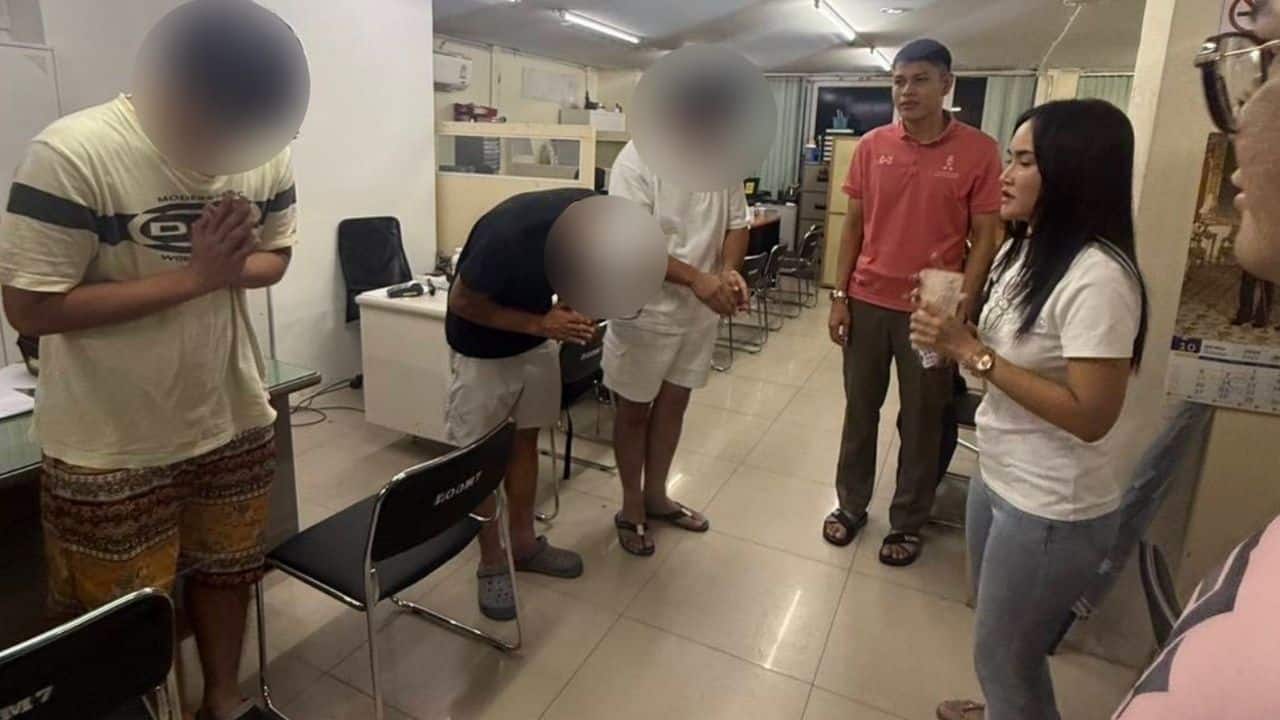 3 Japanese tourists fined for lifting skirt of Pattaya hairdresser | Thaiger