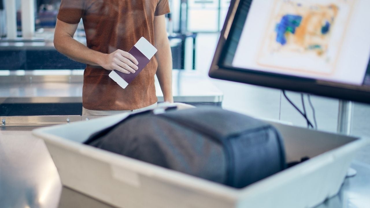 Suvarnabhumi Airport officials accused of corruption after seized belonging sold online | Thaiger