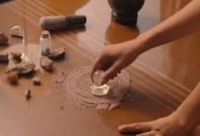 Thai artist faces criticism for painting with dinorsaur fossil pigment | Thaiger