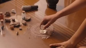 Thai artist faces criticism for painting with dinosaur fossil pigment | Thaiger