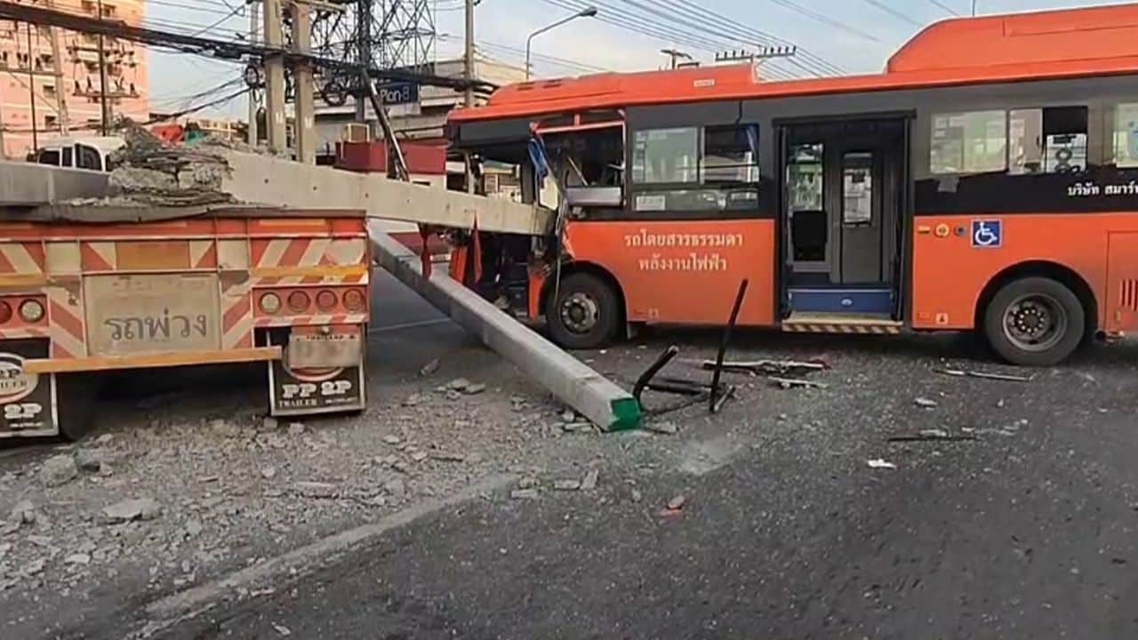 2 injuries reported after bus crashes into truck carrying concrete piles | Thaiger