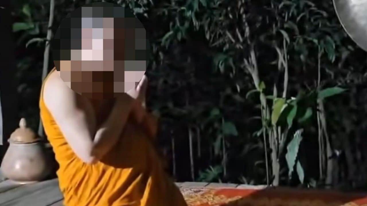 Thai monk tries to bribe novices 300,000 baht to end sexual assault charge