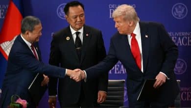 Thai and Cambodian leaders sign peace declaration witnessed by Trump | Thaiger