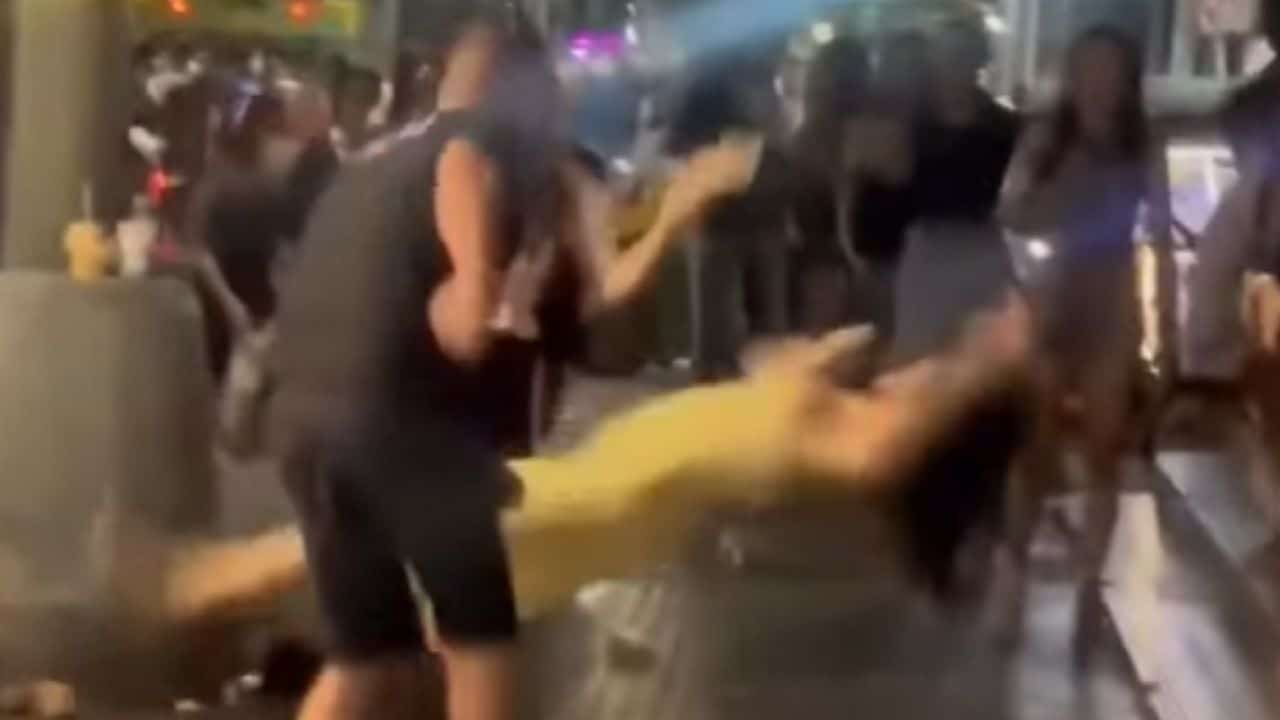 Foreign man attacks Bangkok transwoman