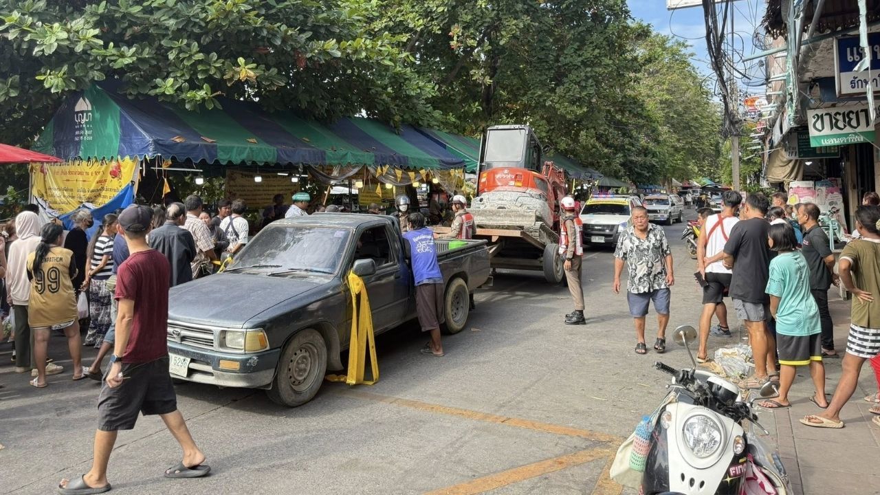 pickup fatally runs over Thai woman