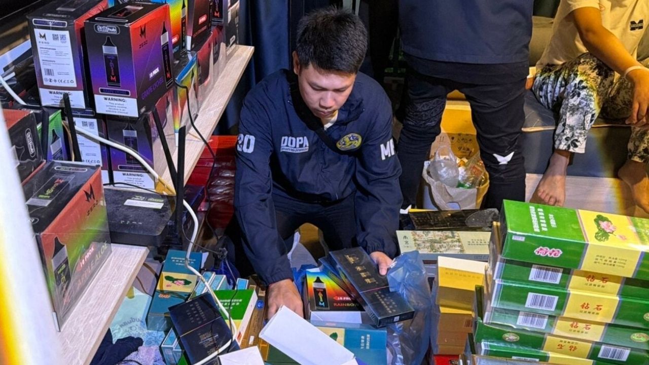 Chinese sells crystal meth and e-cigarettes in Pattaya