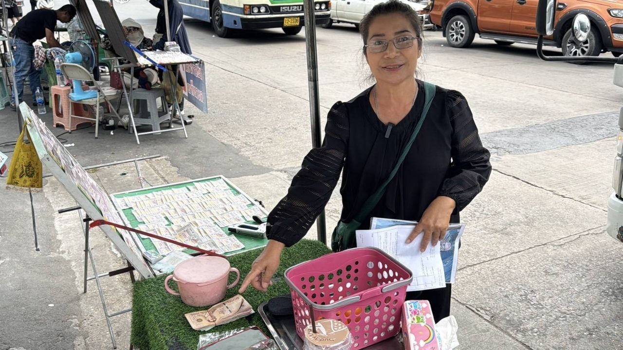 Thai lotter yvendor loses cash to thief posing as customer