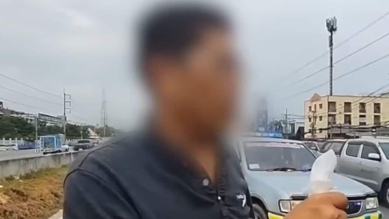 Driver dies from heart attack while driving on Pathum Thani road
