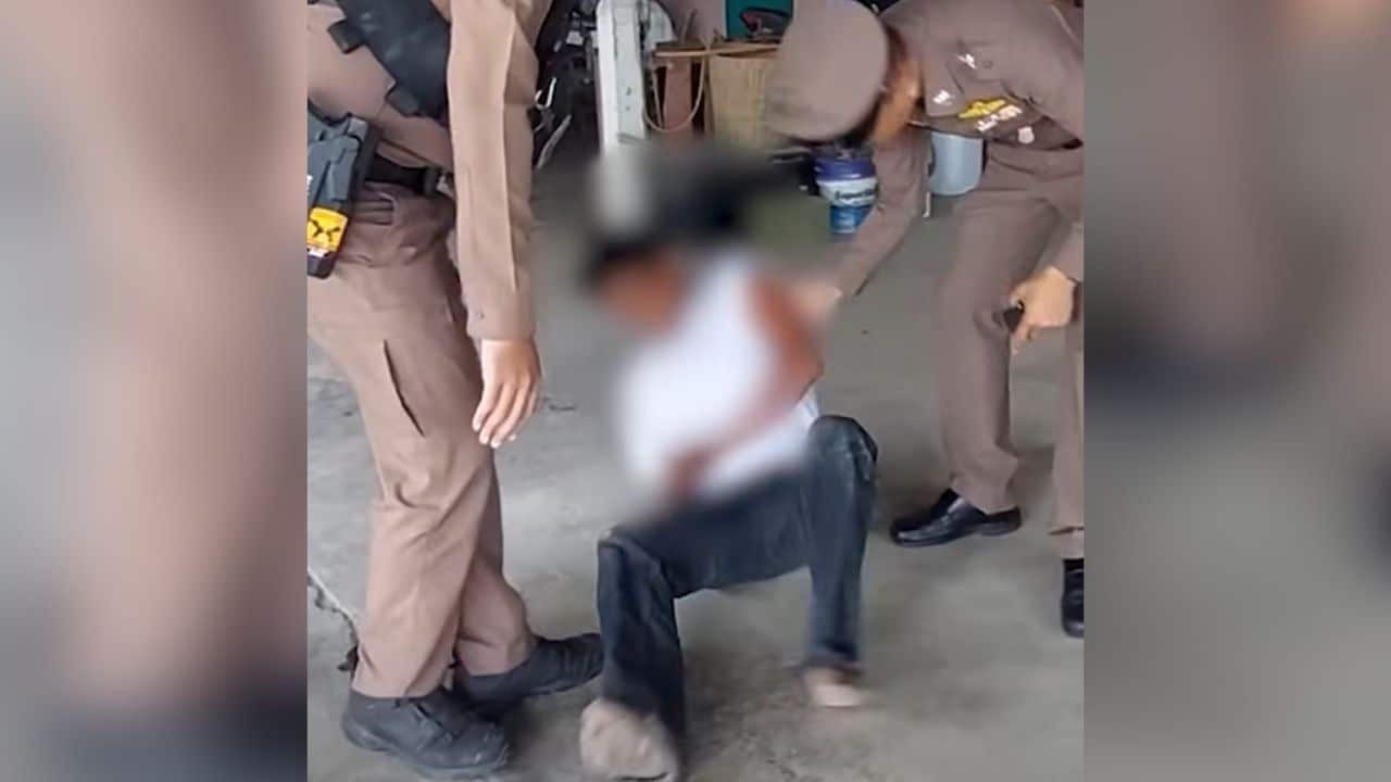 Thai man bites police during rampage in Lop Buri