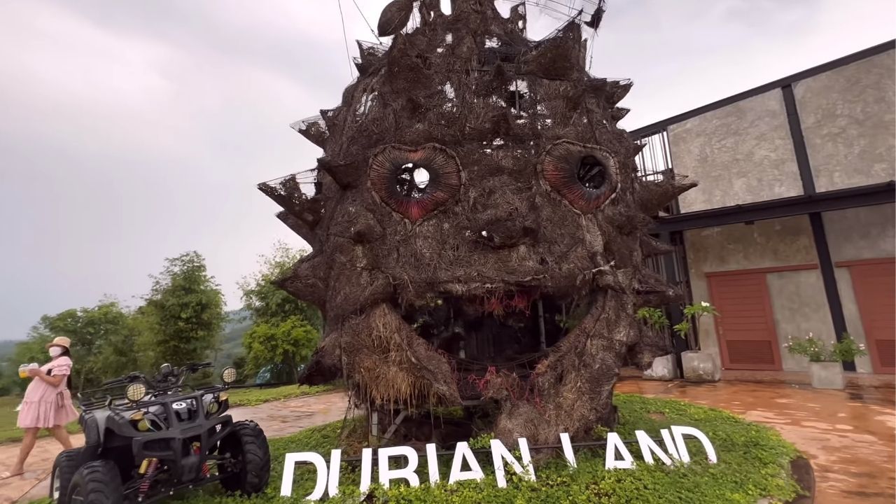 durian statue