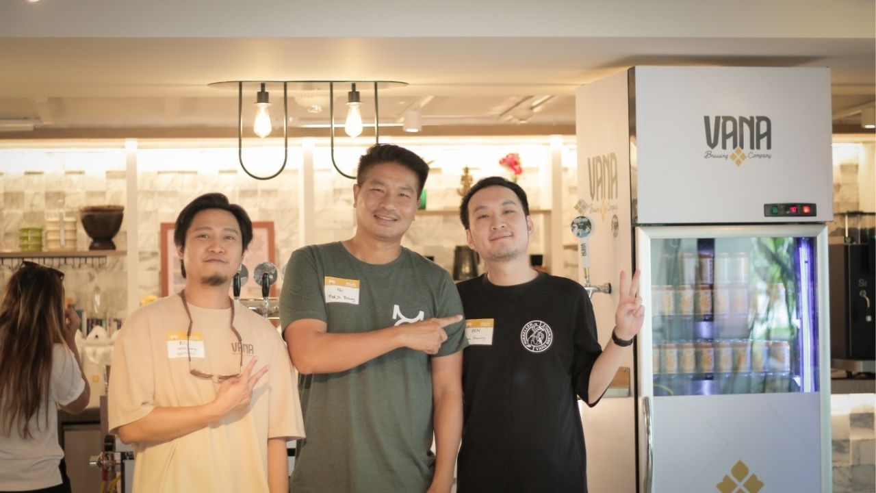 (Left siide) Bill Tharatip, Art Director of Vana Brewing & (Right side) Ben Chalach, Head Brewer of Vana Brewing