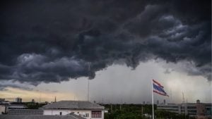 Storm batters southern Thailand as cooler north warms up | Thaiger