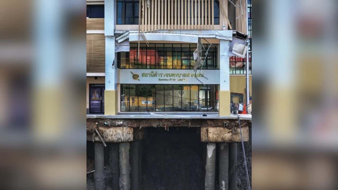 Bangkok sinkhole repair on track, Samsen Road reopens October 9 | Thaiger