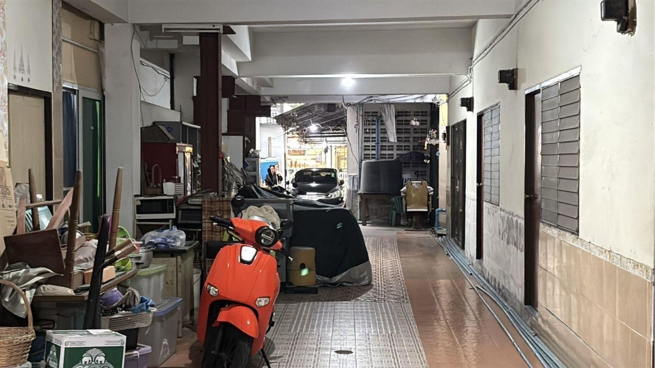 Laotian woman survives brutal attack in Pattaya room raid | Thaiger