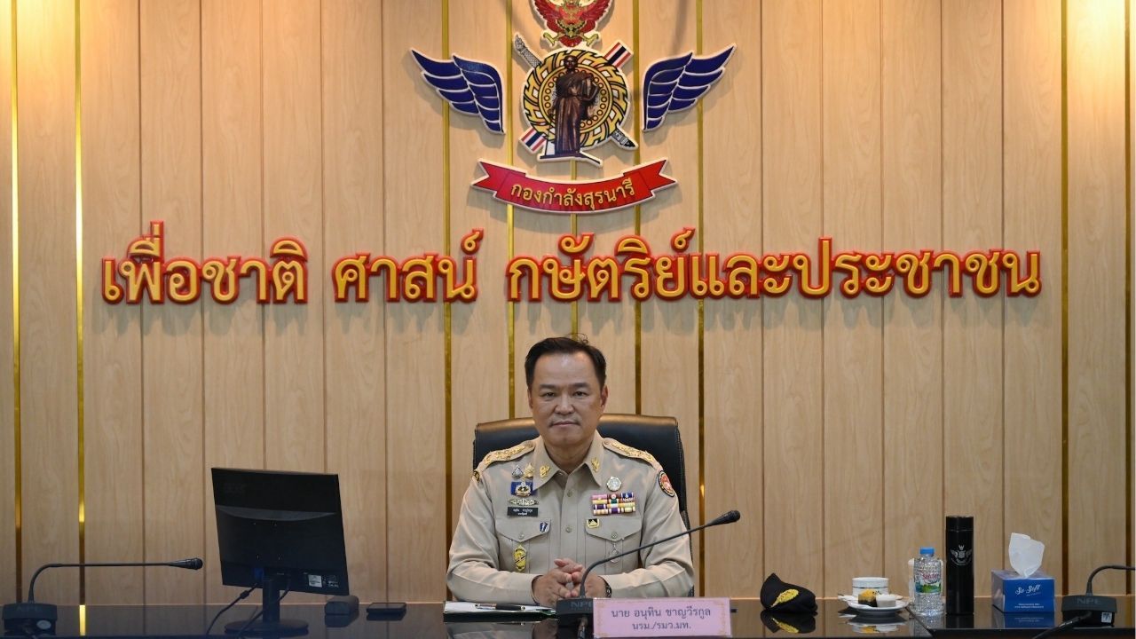 Anutin heads to conflict-hit border to boost morale and aid (video) | Thaiger