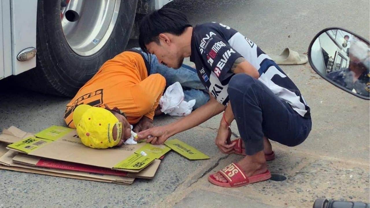 Motorcyclist’s leg crushed in Pattaya crash with tourist bus | Thaiger