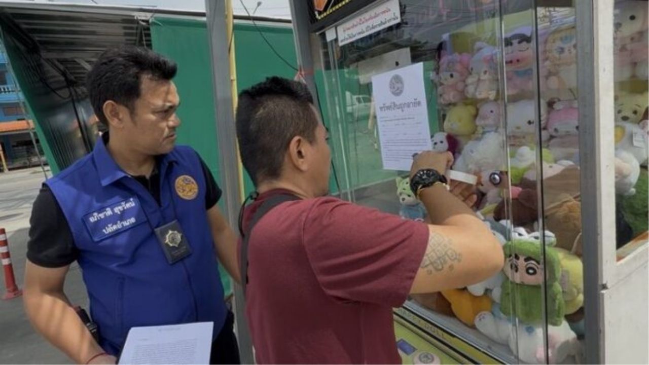 Claw machine crackdown hits Bang Yai arcade operators | Thaiger