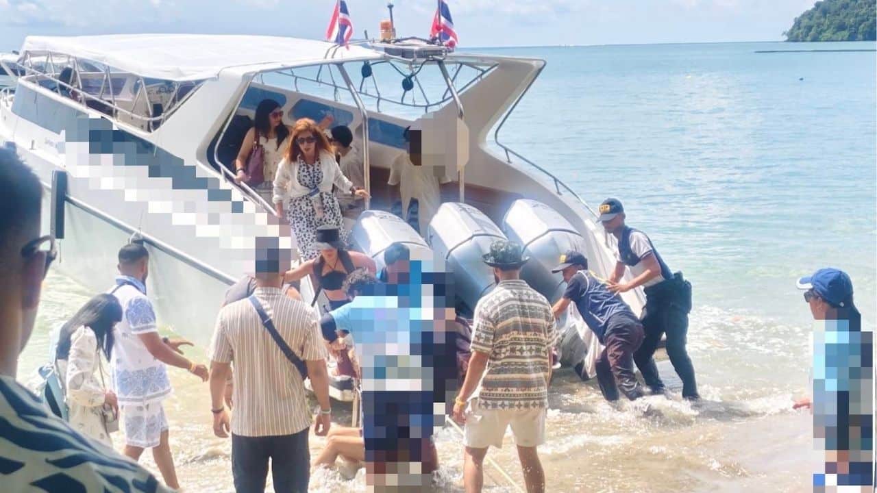 Tourist rescued from Ratsada boat mishap, unlicensed captain held | Thaiger