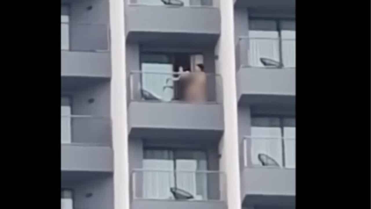 Pattaya sex scandal: Tourists engage in raunchy balcony romp | Thaiger