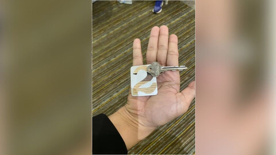 Italian tourist lost in Pattaya with only a hotel key in hand | News by Thaiger