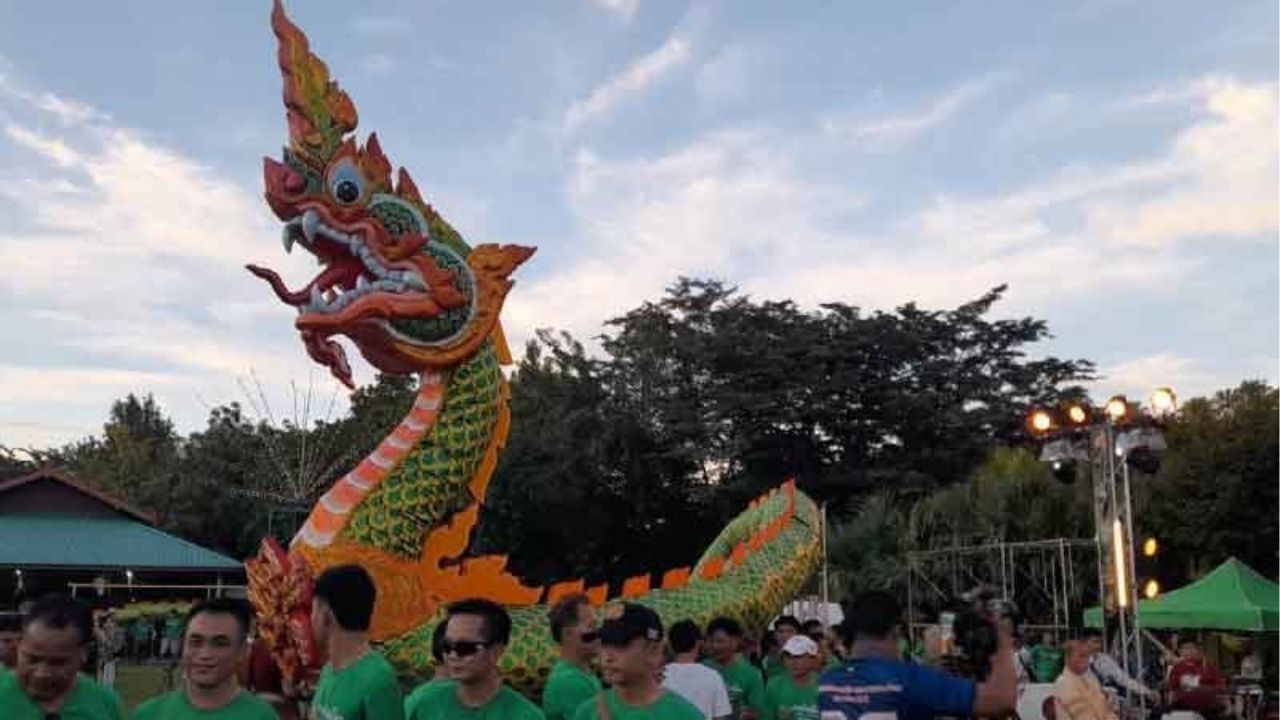 Lottery hunters chase lucky numbers at Udon Thani Naga site | Thaiger