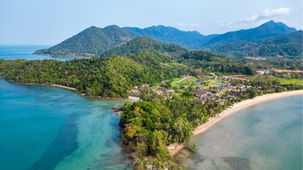 Trat tourism hit by UK travel alert over martial law fears | Thaiger