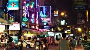 Soi Buakhao traffic revamp sees fresh signs and markings | Thaiger