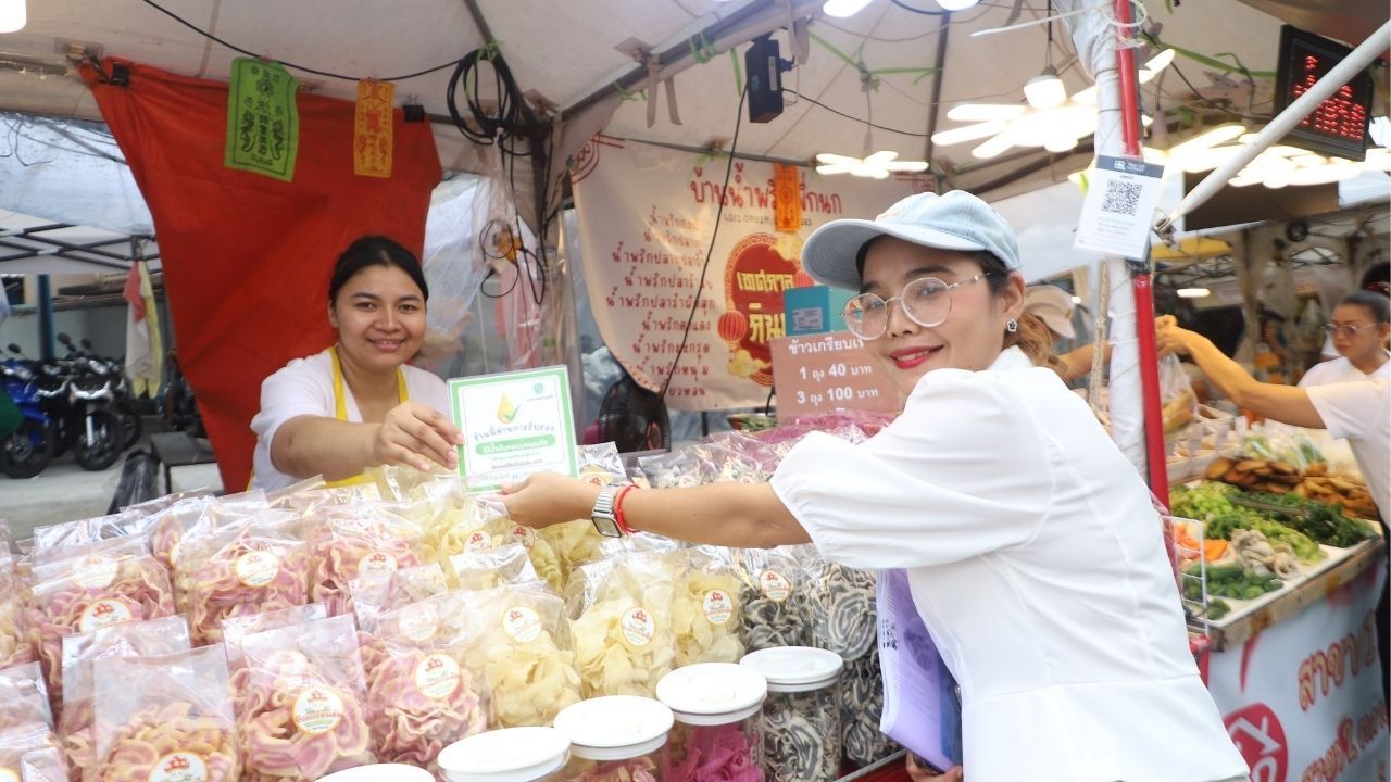 Phuket Vegetarian Festival vendors told to clean up and price up | Thaiger