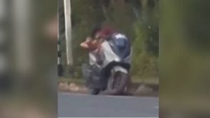 Thai teen couple caught in motorbike romp near Phuket tourist site | Thaiger