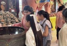 Lucky numbers draw crowds to Ayutthaya’s sacred basin | Thaiger