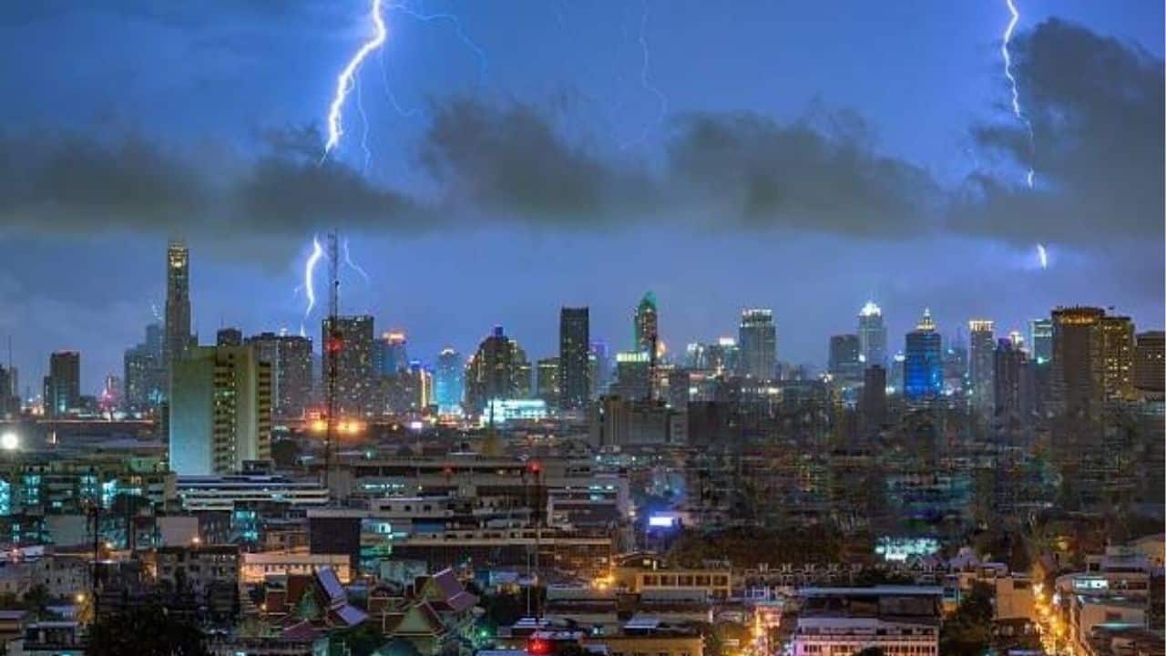 Storm alert: Thundershowers and rough seas hit Thailand | Thaiger