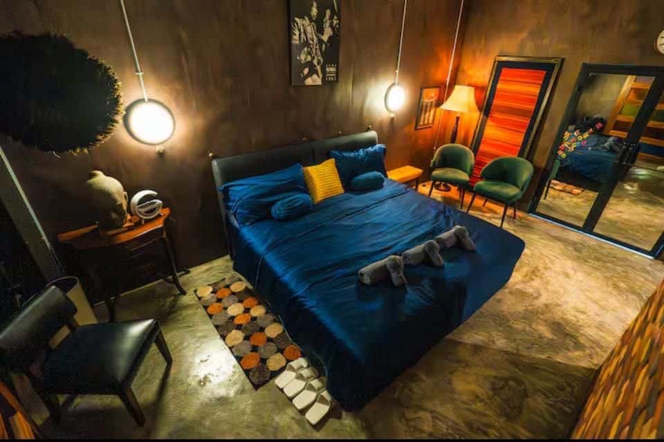 This hotel on Sukhumvit 12 is also a speakeasy | Thaiger