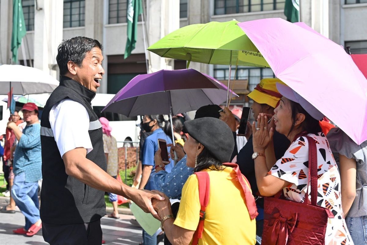 Bangkok Governor accepts proposals to fix housing crisis | Thaiger