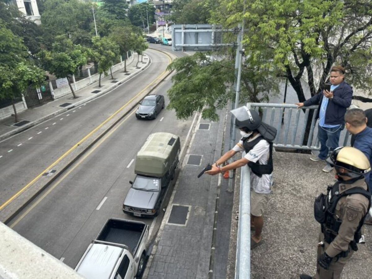 Bangkok police arrest nine in teen gang shooting under Phra Pok Klao Bridge | News by Thaiger