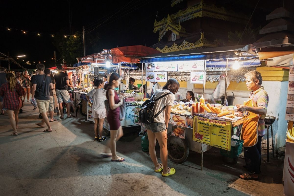 BMA accelerates project to formalise street food vendors | Thaiger