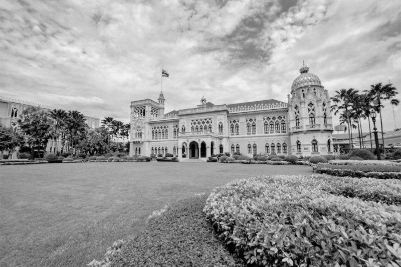 PM Anutin delays summit trip to lead Queen Mother funeral plans | News by Thaiger