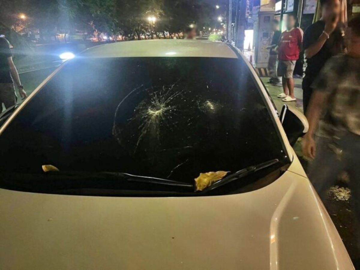 Chiang Mai man smashes up cars, mental health concerns raised | News by Thaiger