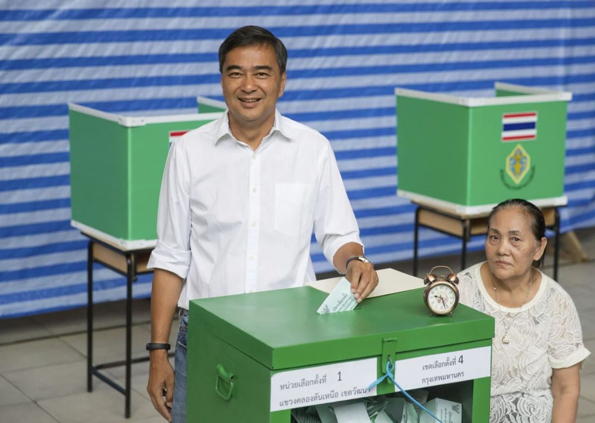Democrat Party revival as Abhisit Vejjajiva set to return | Thaiger