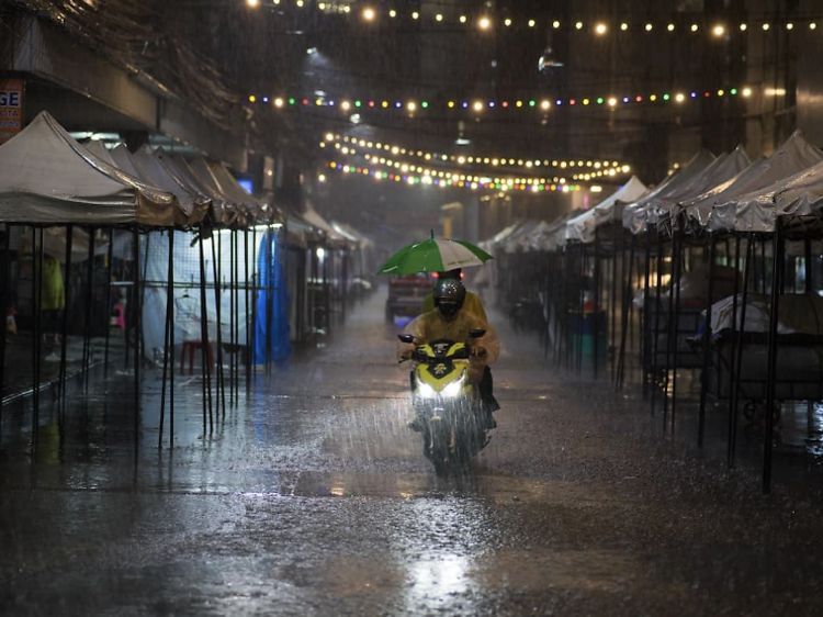 Thailand braces for showers, chilly air and rough seas ahead | News by Thaiger